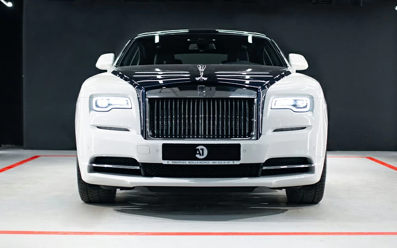 Оклейка автомобиля глянцевой пленкой в Москве