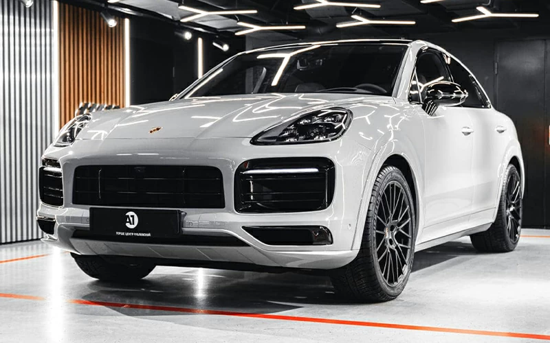 Оклейка автомобиля прозрачной пленкой. Фото