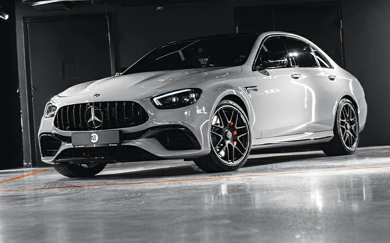 Оклейка автомобиля пленкой в Москве