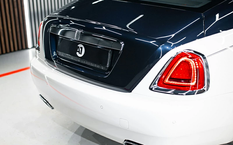 Оклейка автомобиля глянцевой пленкой