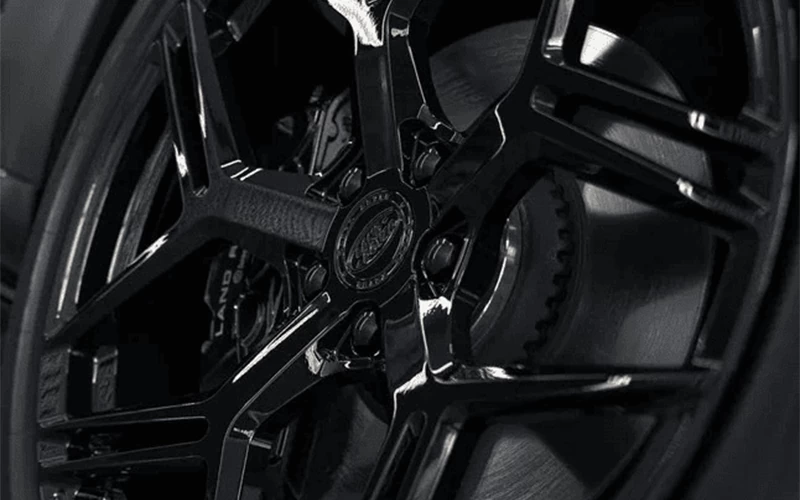 Полировка дисков автомобиля. Фото