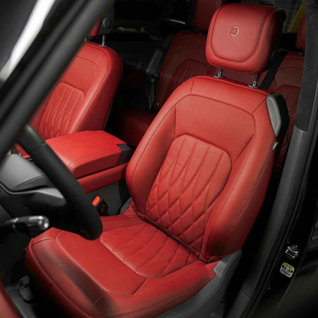 Кожаный салон Land Rover Defender II. Перетяжка салона красной кожей. А1 Тюнинг