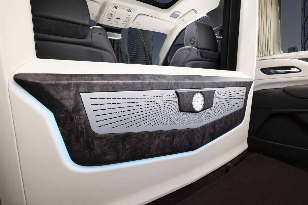 Межсалонная перегородка для Cadillac Escalade