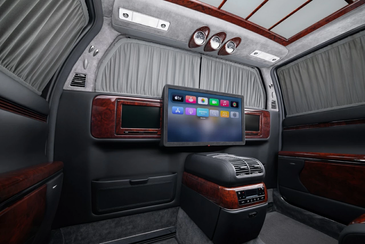 Салон Mercedes-Benz Maybach 62. Фото 1