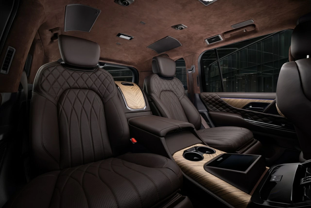 Салон Lexus. Фото 1