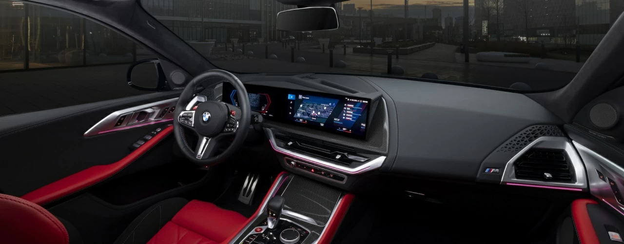 BMW XM. Торпедо.