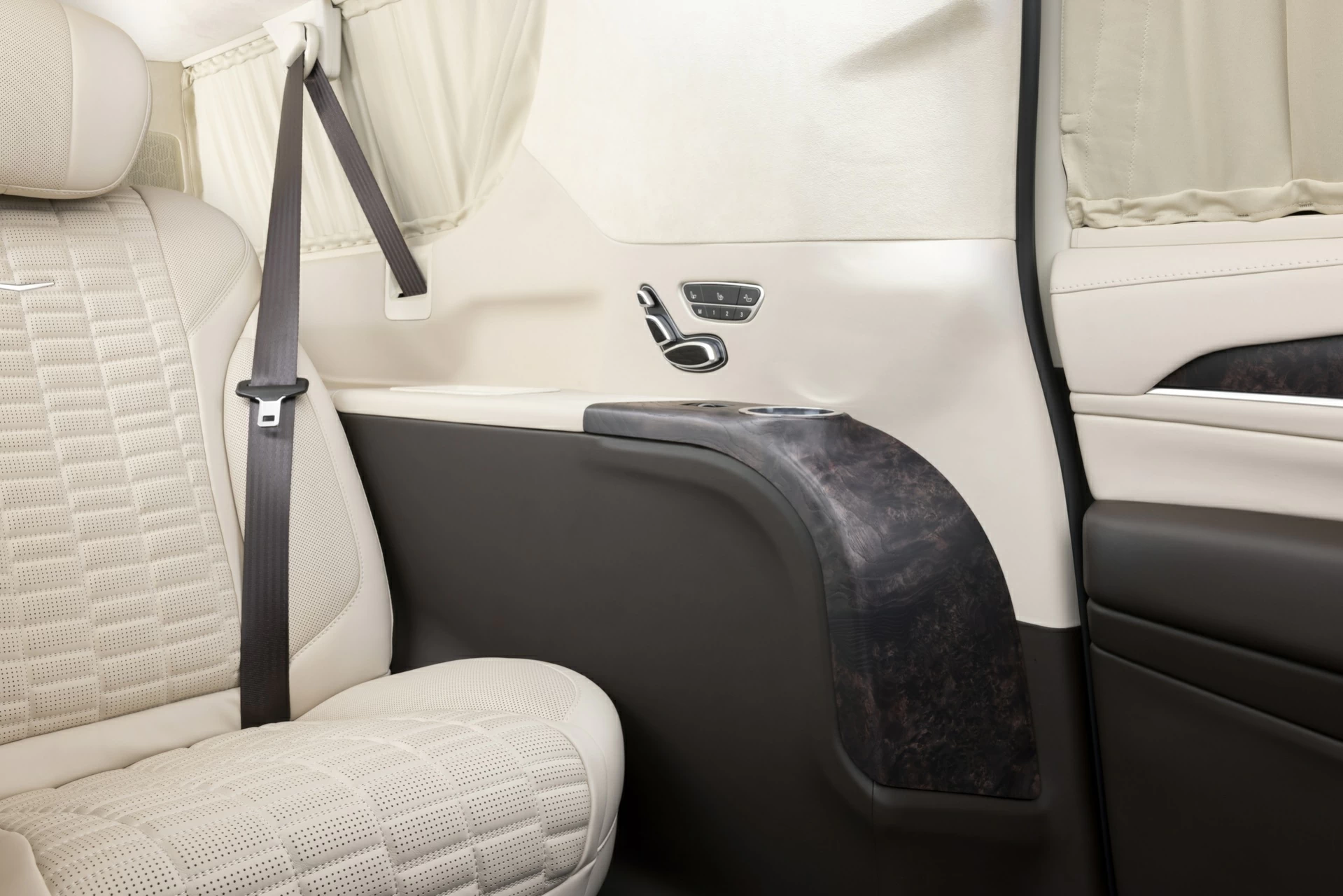 Салон Cadillac Escalade Beige ULTIMA VIP. Фото 7