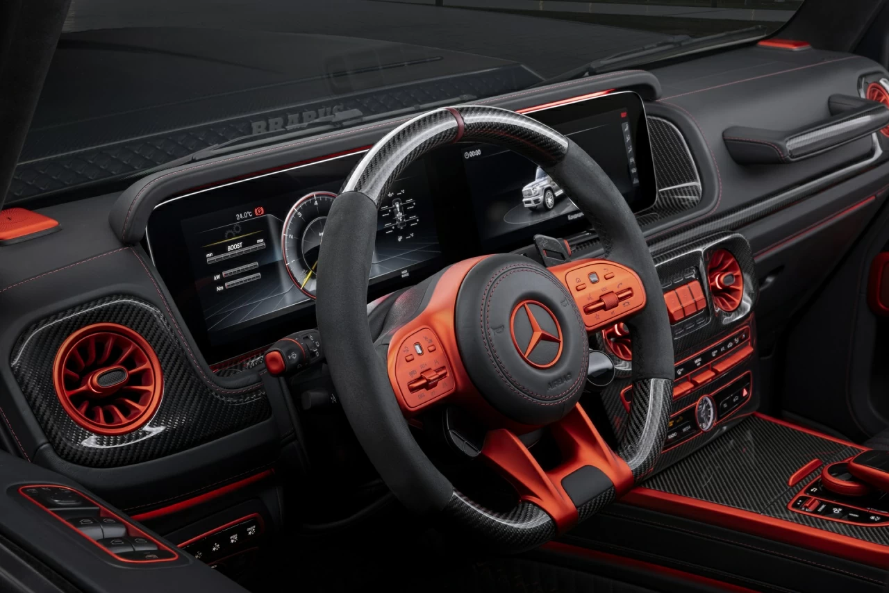 Mercedes-Benz BRABUS G900 Rocket Red&Black. Руль