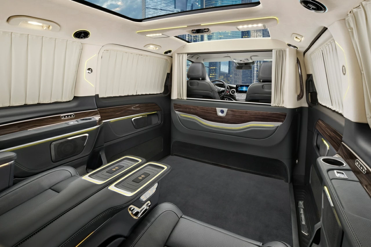 Mercedes-Benz V-Class 300D V-BusinessJet салон. Фото