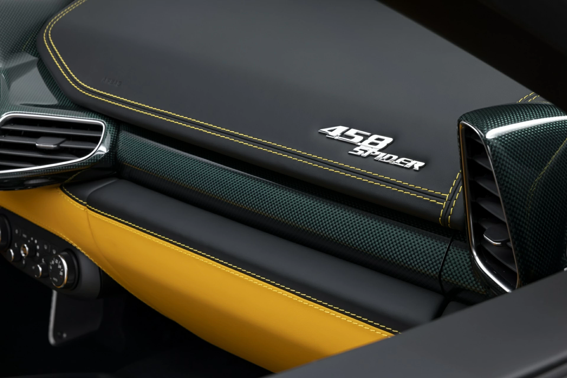 Тюнинг Ferrari 458 yellow. Фото 11