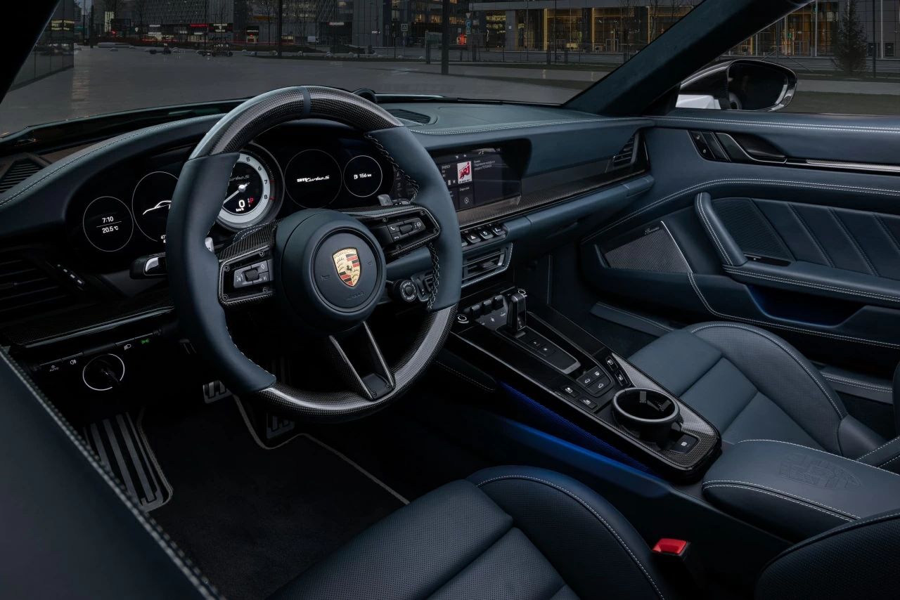 Porsche. Торпедо. Фото