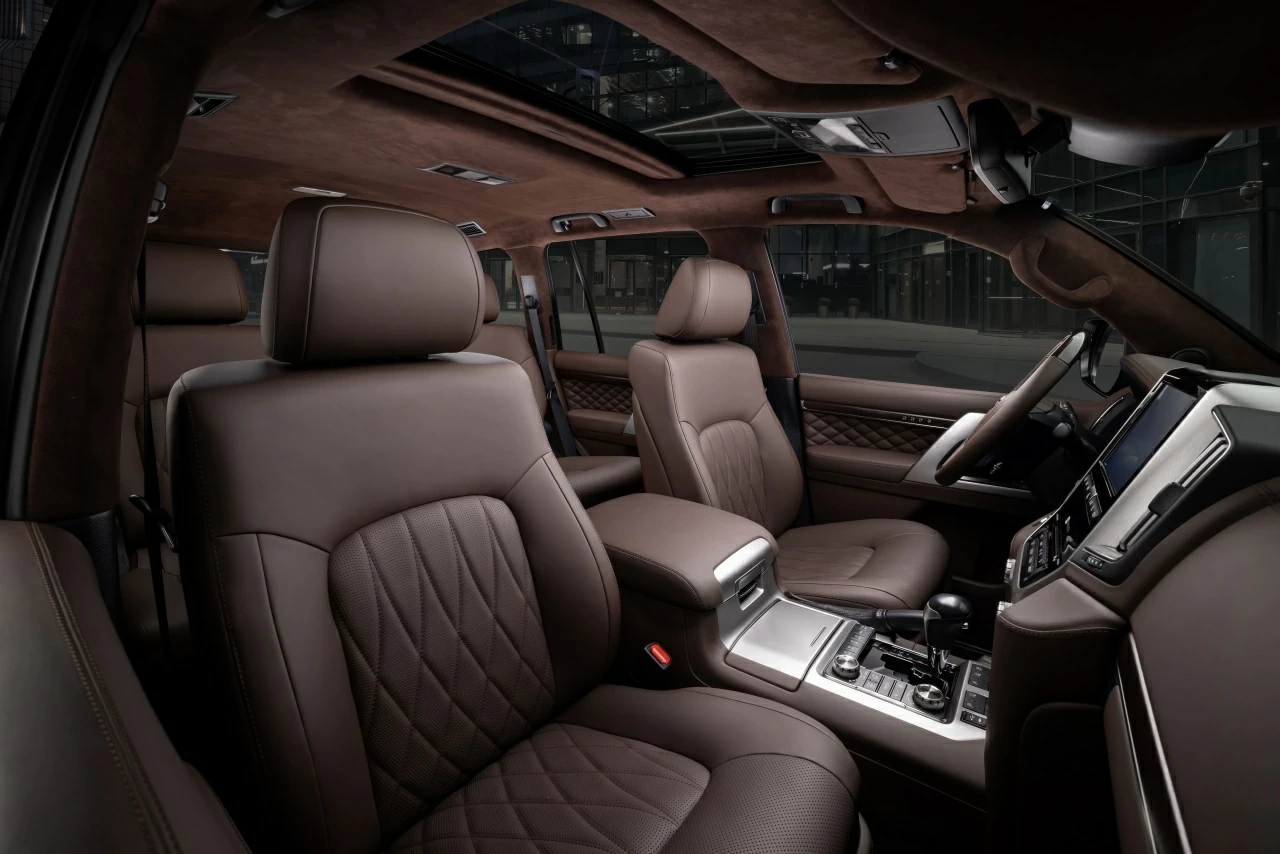 Салон Toyota Land Cruser. Фото 3