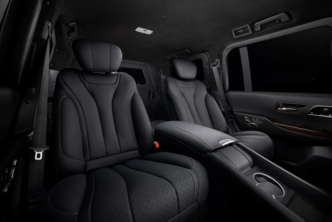 Салон Toyota Land Cruser. Фото