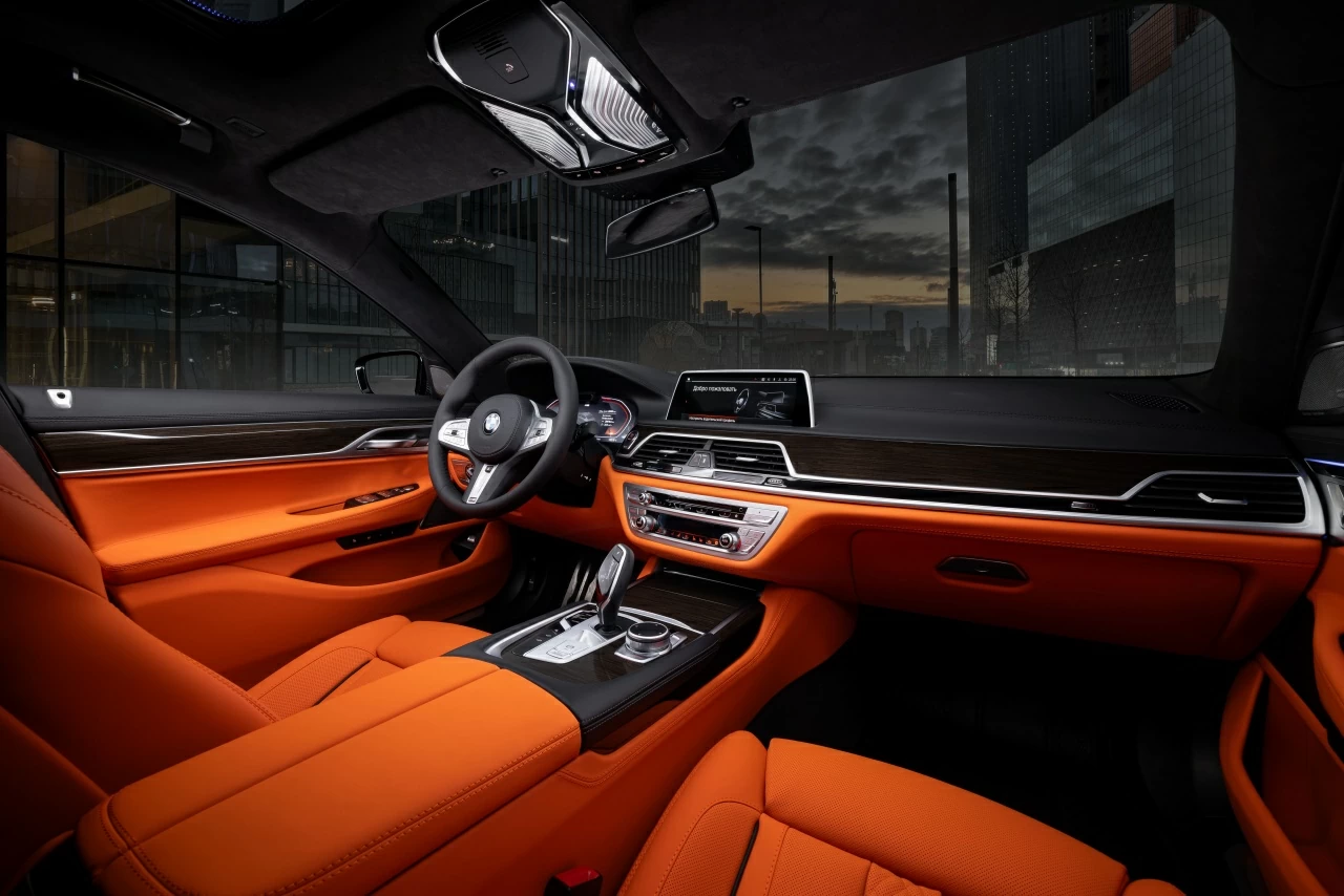 BMW 7. Торпедо. Фото