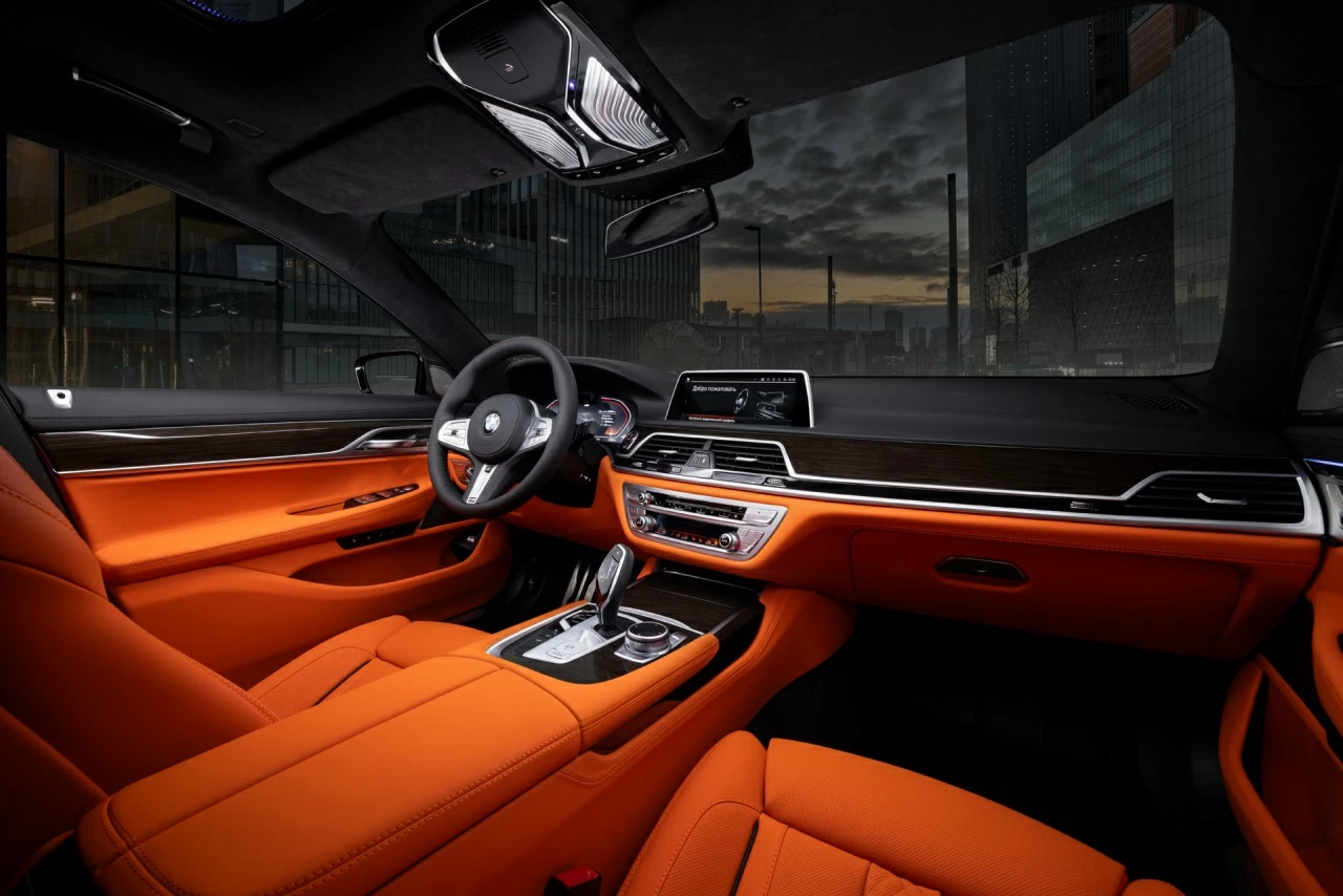 BMW 7 Series. Торпедо. Фото 2