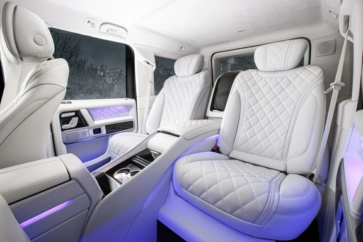 Кресла Mercedes-Maybach с консолью