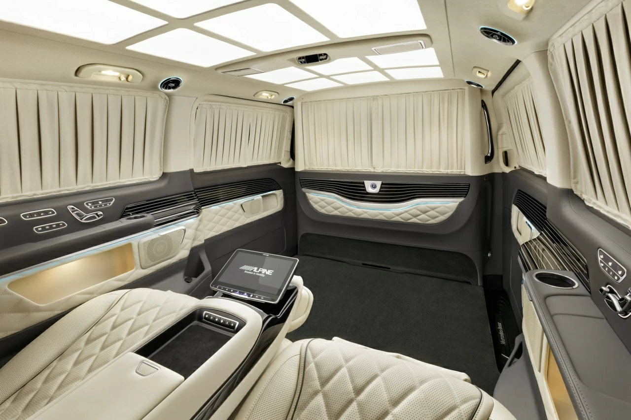 Салон Mercedes-Benz BusinessJet. Фото 41