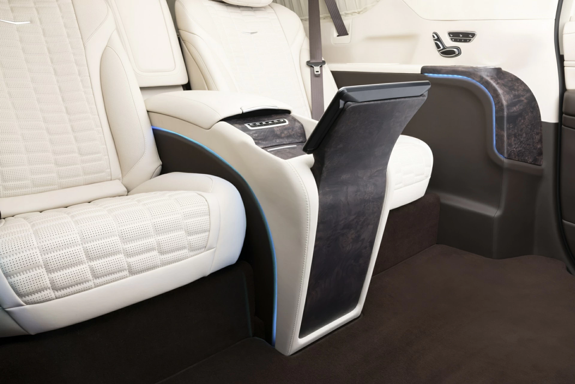 Сиденья для Cadillac Escalade Beige ULTIMA VIP. Фото