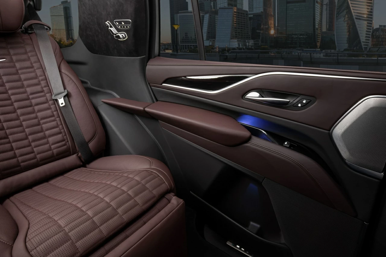 Салон Cadillac Escalade. Фото