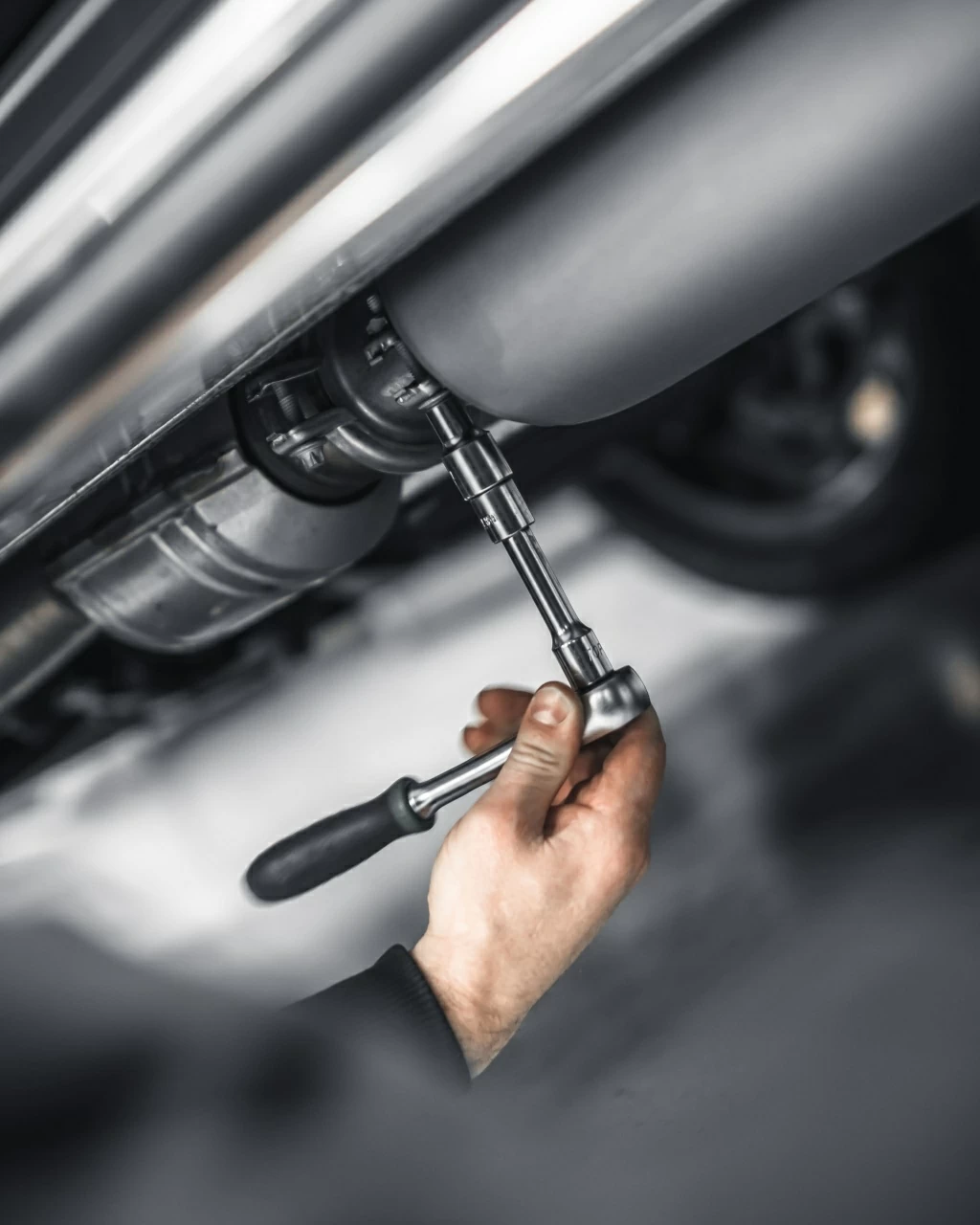 Установка современной выхлопной системы в автомобиль