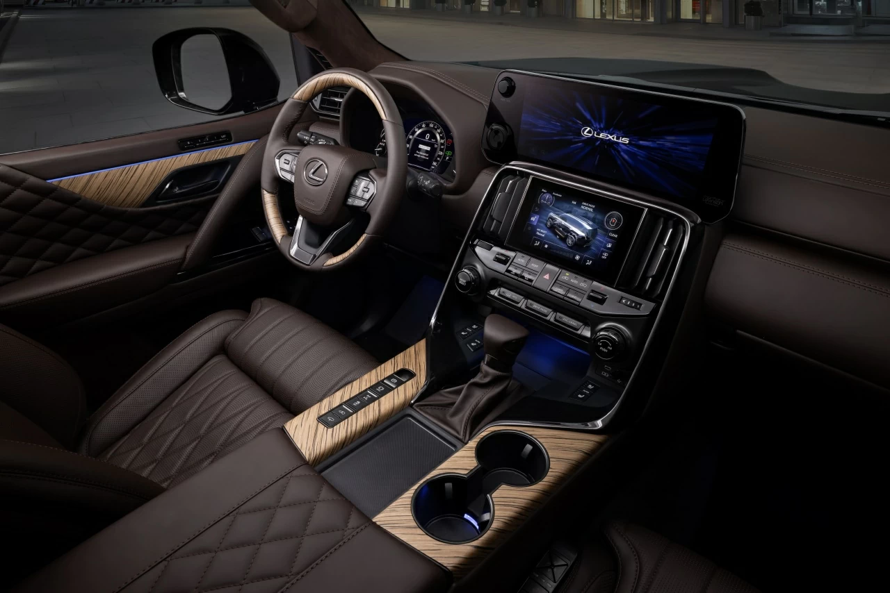 Lexus. Торпедо