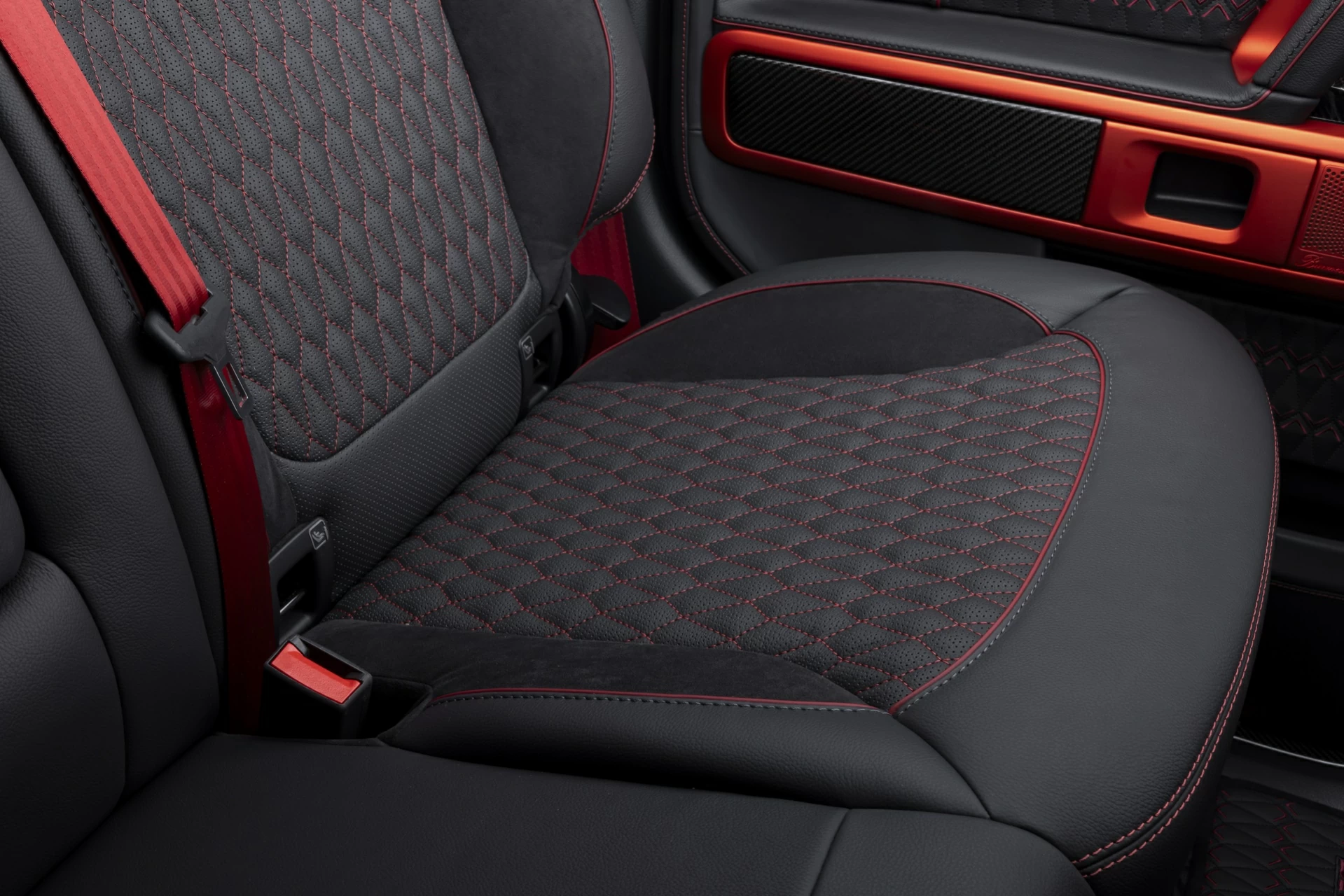 Сиденья для Mercedes-Benz BRABUS G900 Rocket Red&Black. Фото 2
