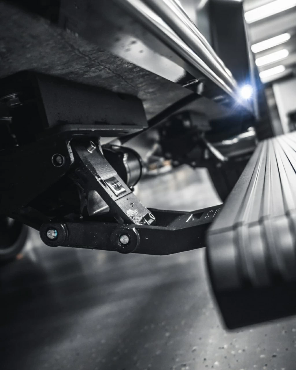 Электрические выдвижные пороги. Фото 1