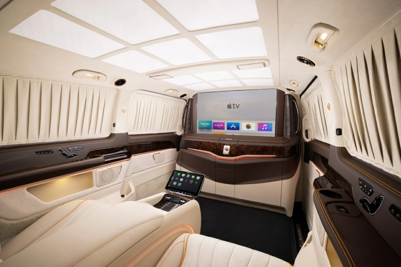 Салон Mercedes-Benz V-Class 300D V-VIP by Loro Piana. Фото 1