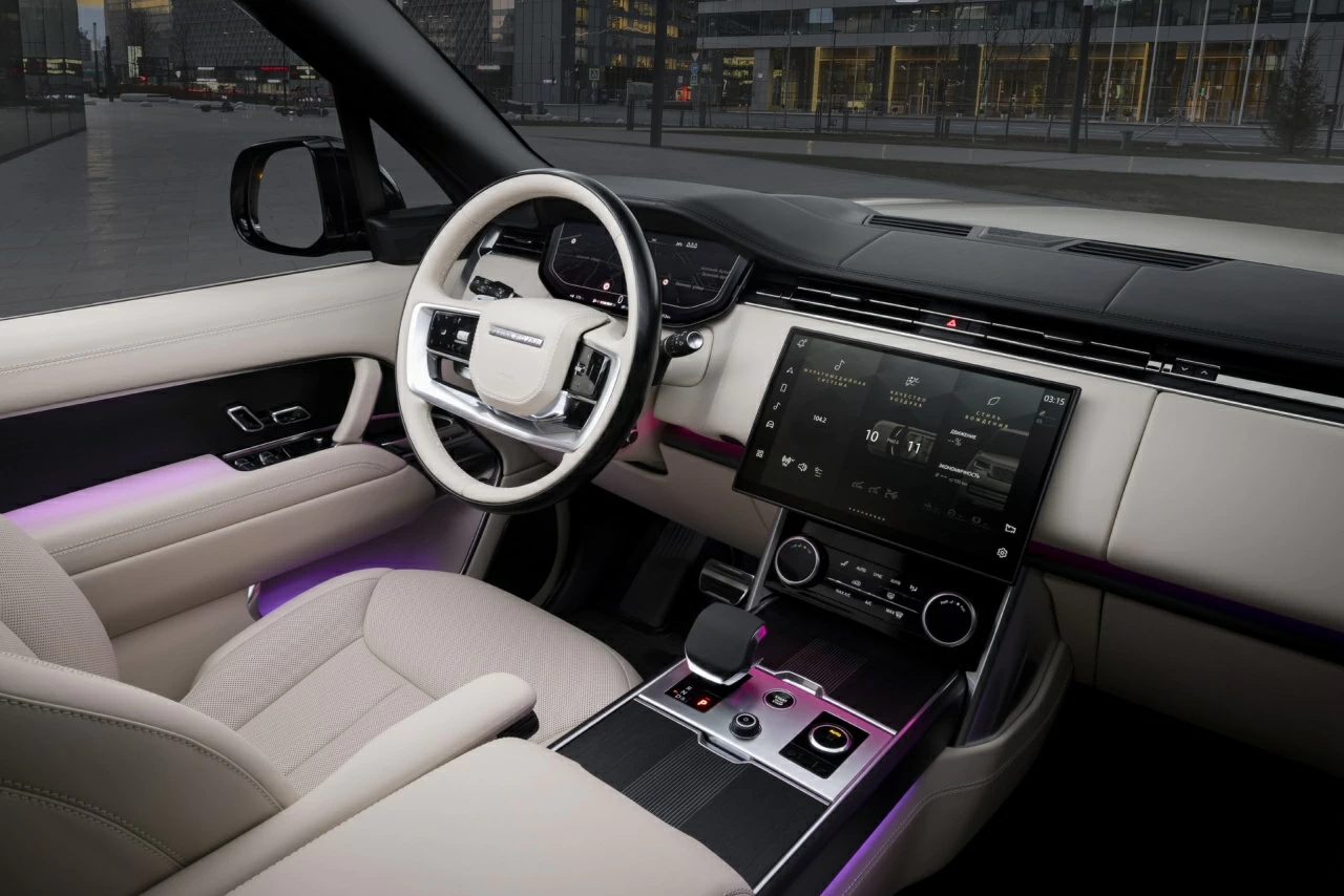 Land Rover Range Rover. Торпедо. Фото