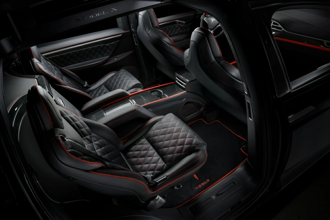 Консоли между креслами