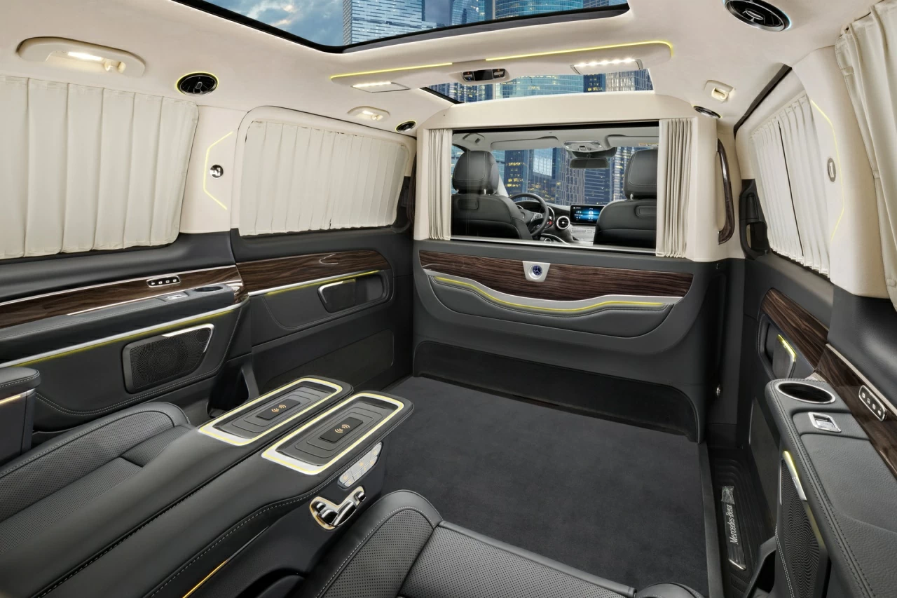 Mercedes-Benz V-Class 300D V-BusinessJet салон.
