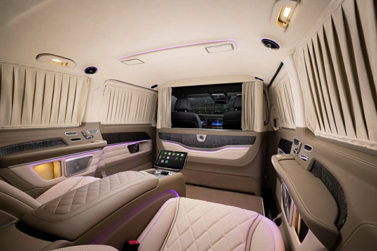 Салон Mercedes-Benz V-Class 300D V-BusinessJet. Фото 3