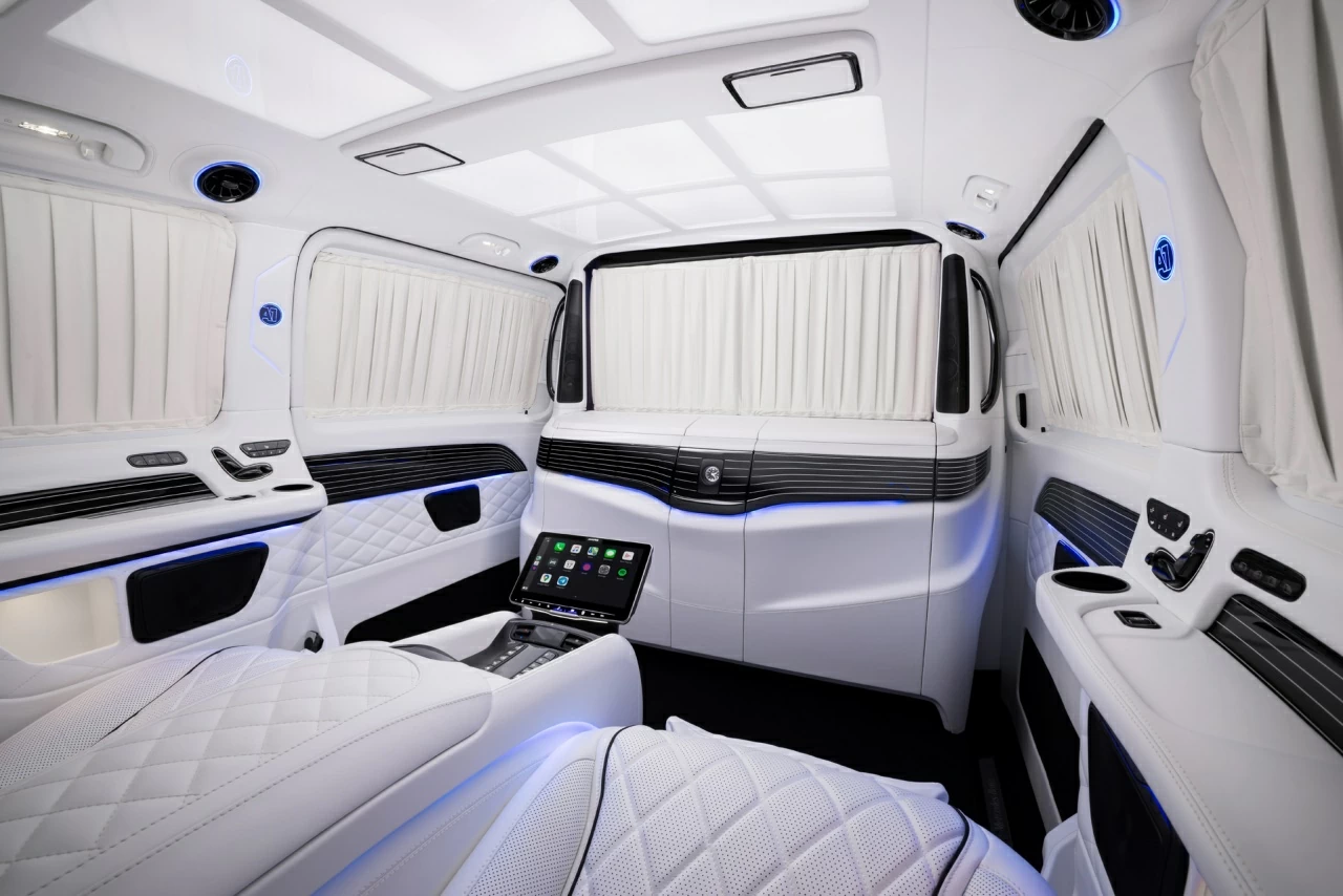 Салон Mercedes-Benz V-Class 300D.