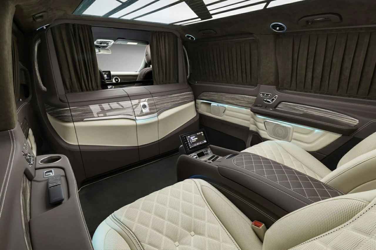 Солнцезащитные шторки для автомобиля. Фото