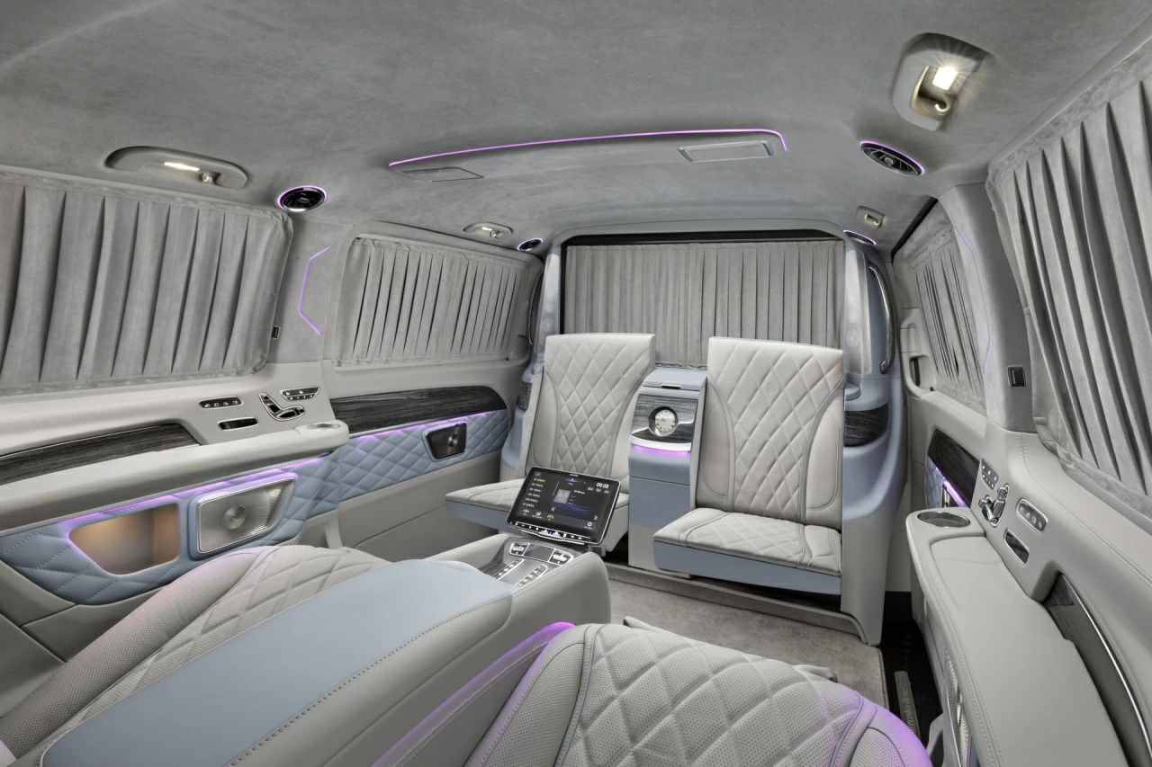 Салон Mercedes-Benz V-VIP 300D. Фото 2