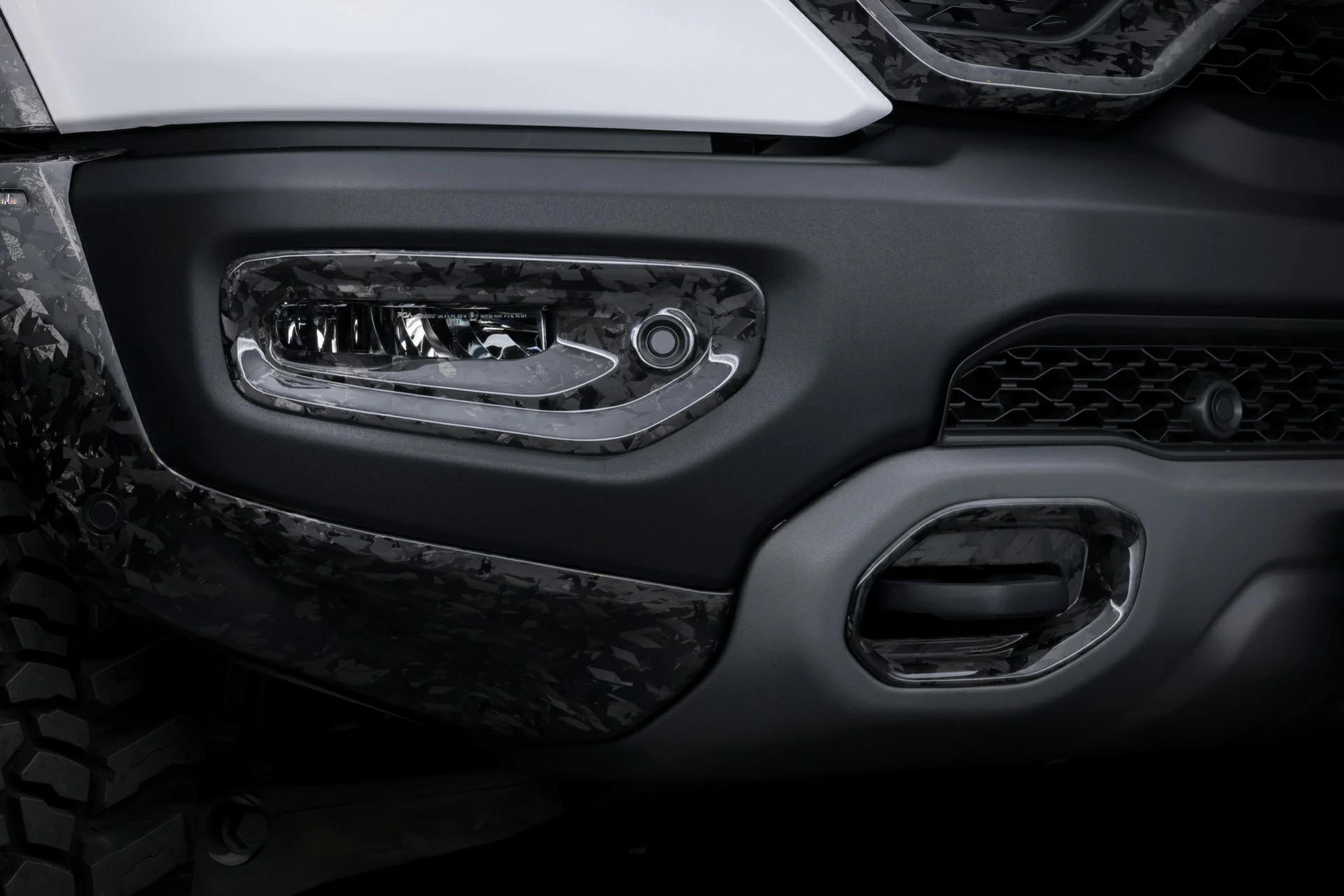 Dodge RAM TRX Carbon. Дверь. Фото