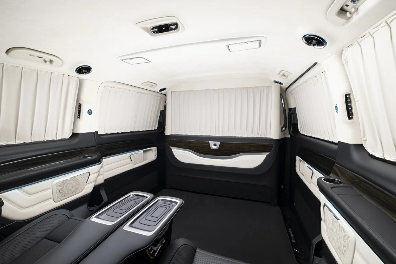 Салон Mercedes-Benz V-Comfort. Фото 2