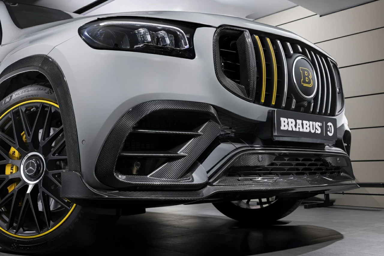 Mercedes-Benz GLS 800 BRABUS. Капот