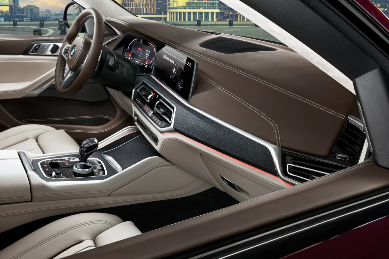 BMW X6M. Торпедо. Фото