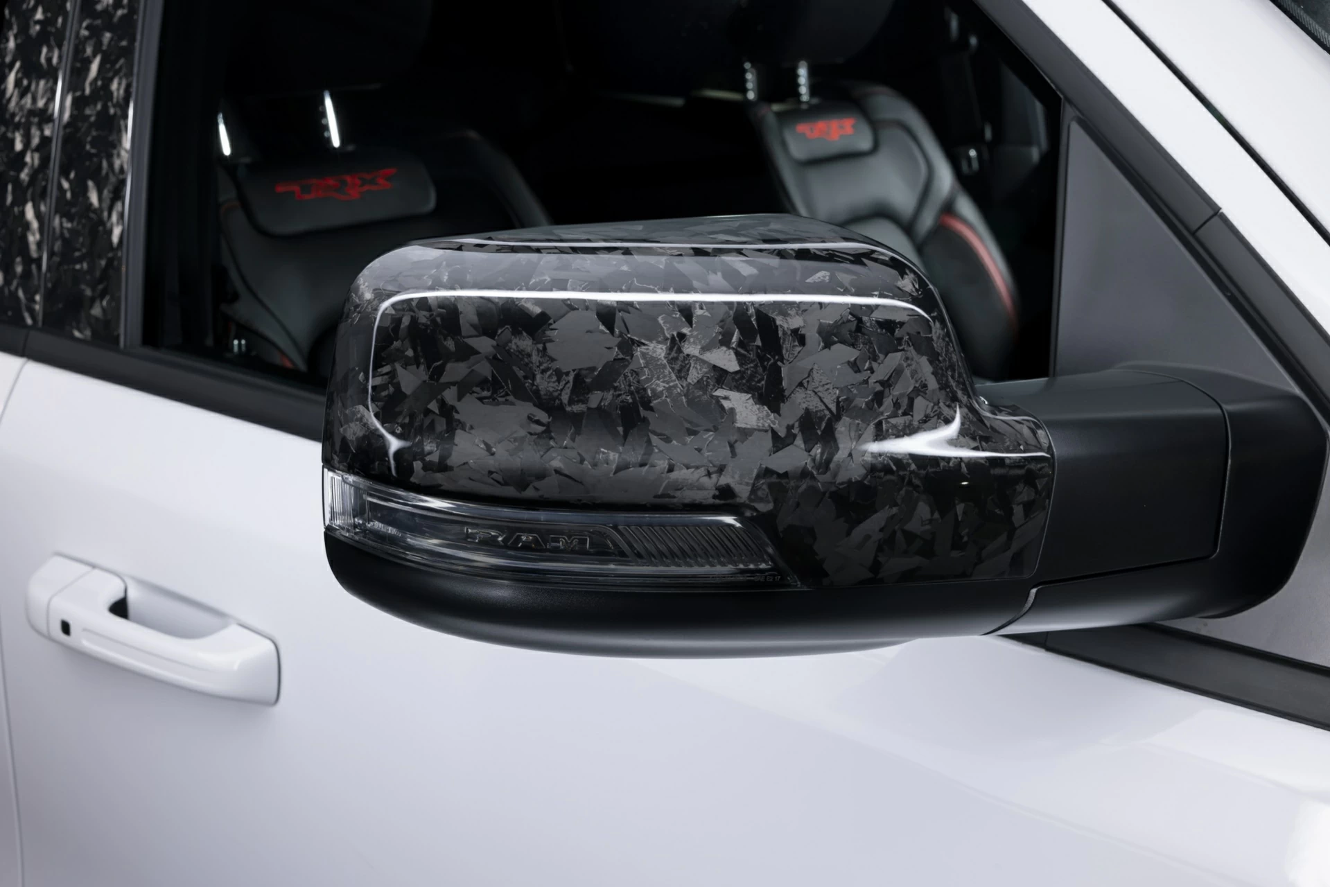 Dodge RAM TRX Carbon. Зеркало заднего вида