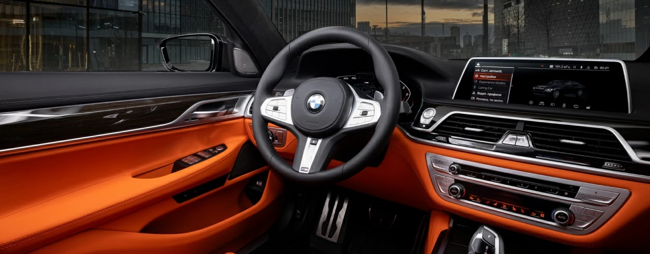 BMW 7 Series. Торпедо. Фото