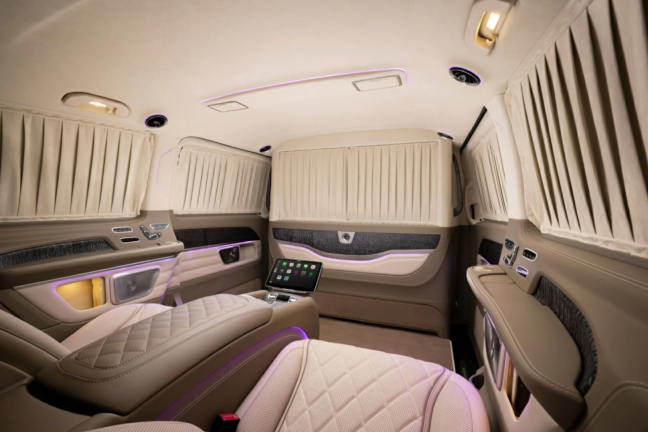 Салон Mercedes-Benz V-Class 300D V-BusinessJet. Фото 1