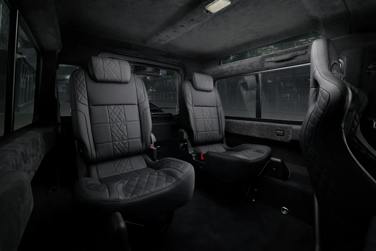 Эксклюзивный интерьер Land Rover Defender. Перетяжка салона кожей. А1 Тюнинг