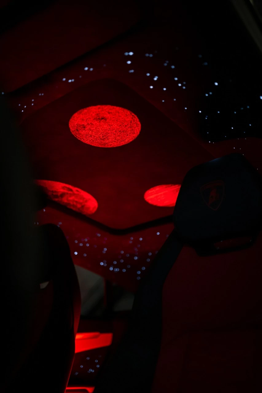 Lamborghini Urus звездное небо. Фото 19