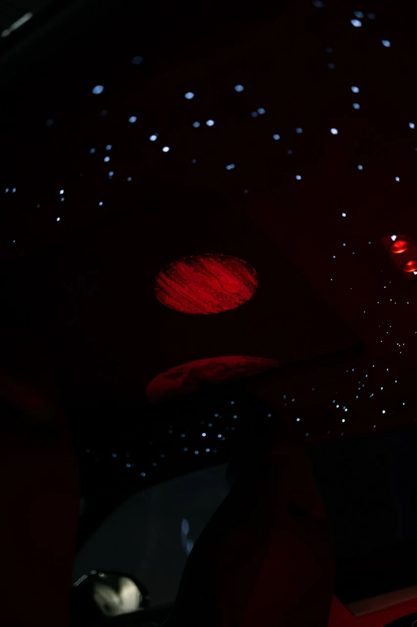 Lamborghini Urus звездное небо. Фото 17