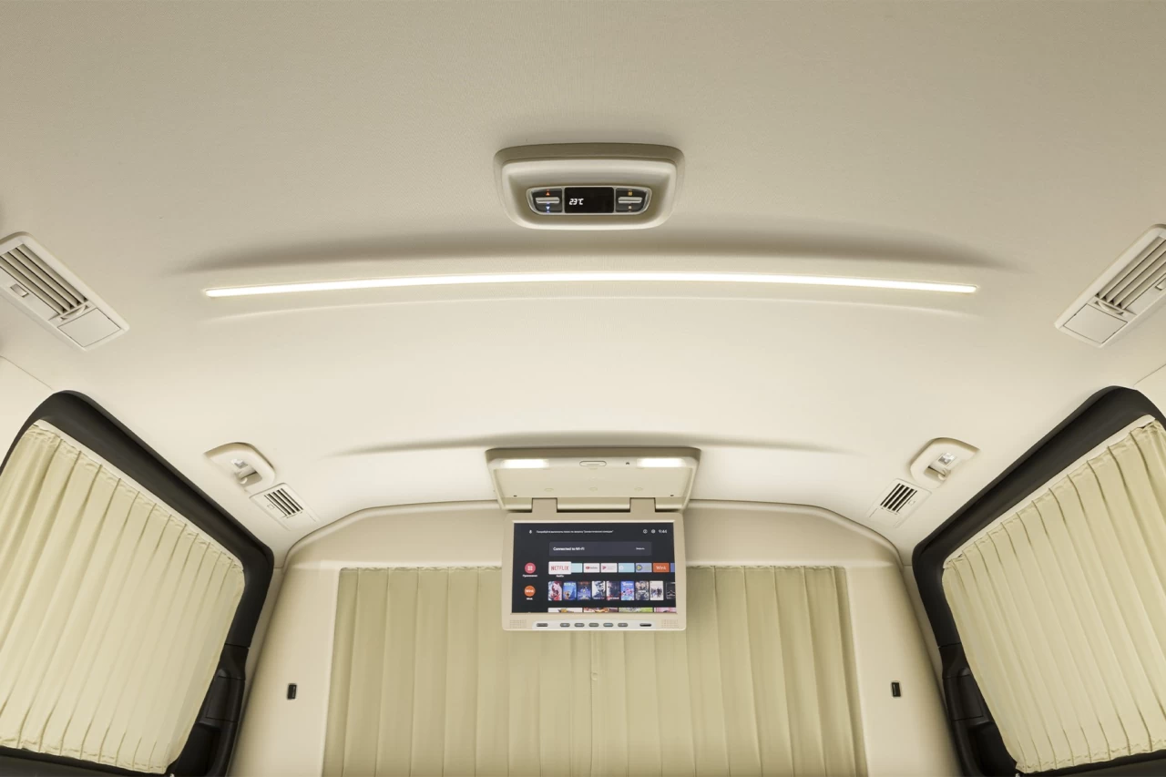 Межсалонная перегородка в автомобиль. Фото 2