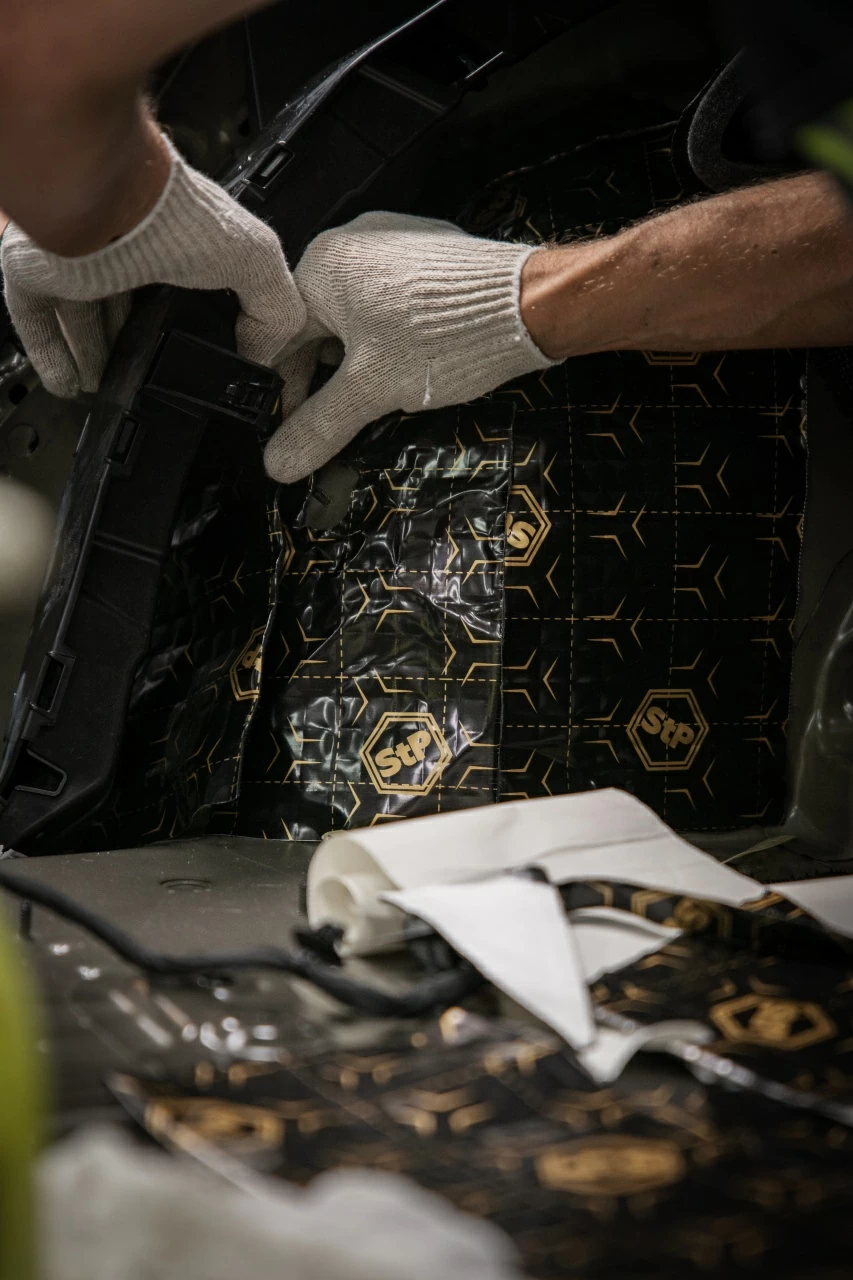 Шумоизоляция автомобиля. Фото