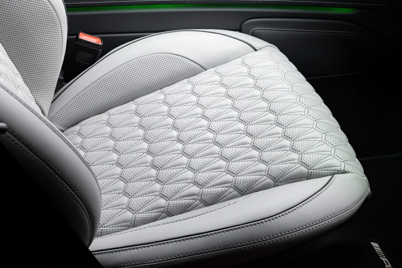 Сиденья для Mercedes-Benz G-Class White Crystal. Фото