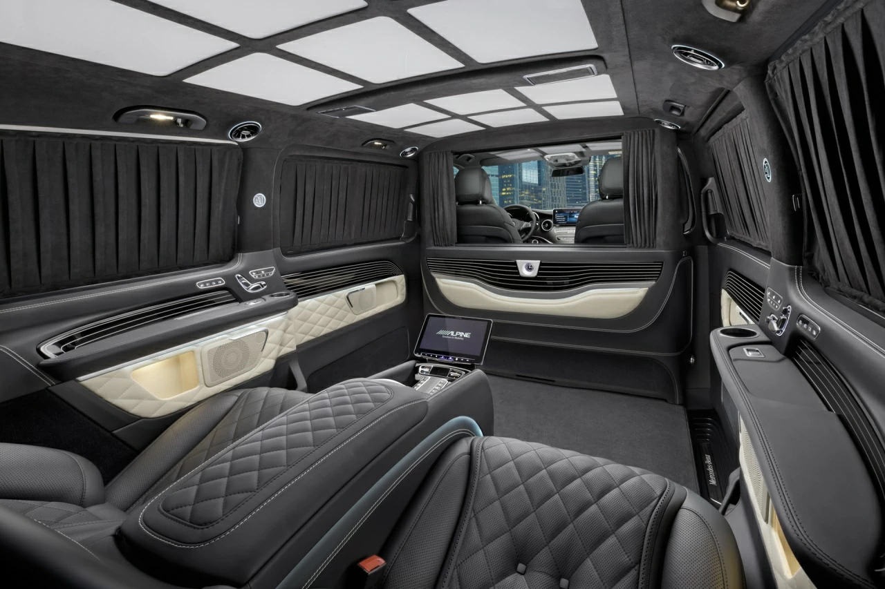 Салон Mercedes-Benz V-Class в комплектации V-BusinessJet. Фото