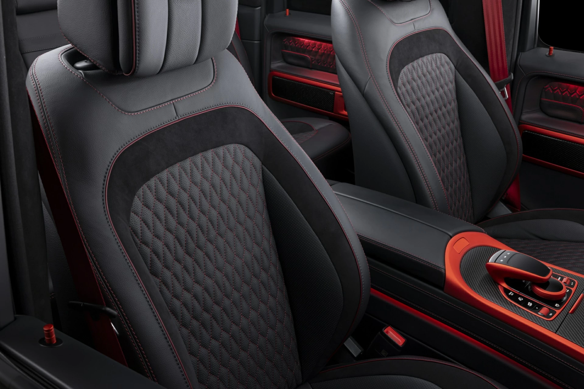 Сиденья для Mercedes-Benz BRABUS G900 Rocket Red&Black. Фото 3